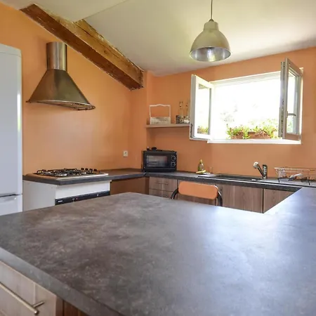 2 Bedroom Gorgeous Home In Saze Saze (Gard)